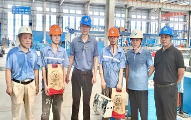 夏送清涼 情滿車間|三江新區(qū)總工會(huì)夏日慰問遠(yuǎn)東宜賓智能產(chǎn)業(yè)園